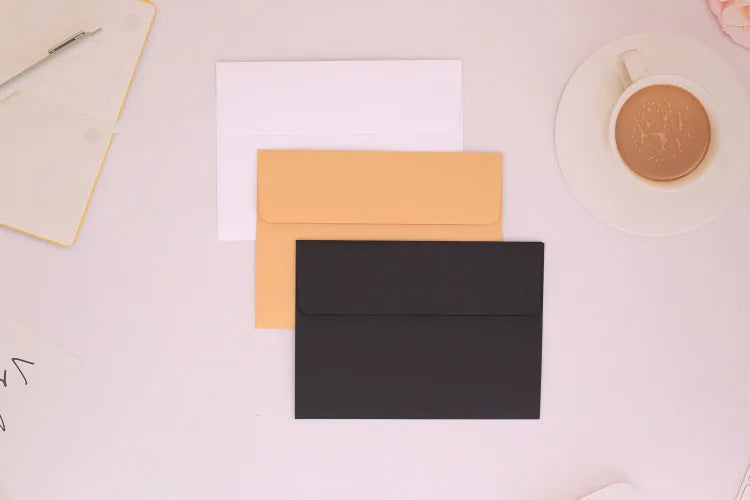 10pcs/pack 13.3x18.4cm Red Envelope Kraft Yellow Green Color Letter Paper Envelopes for Gift Photo Bags Packaging