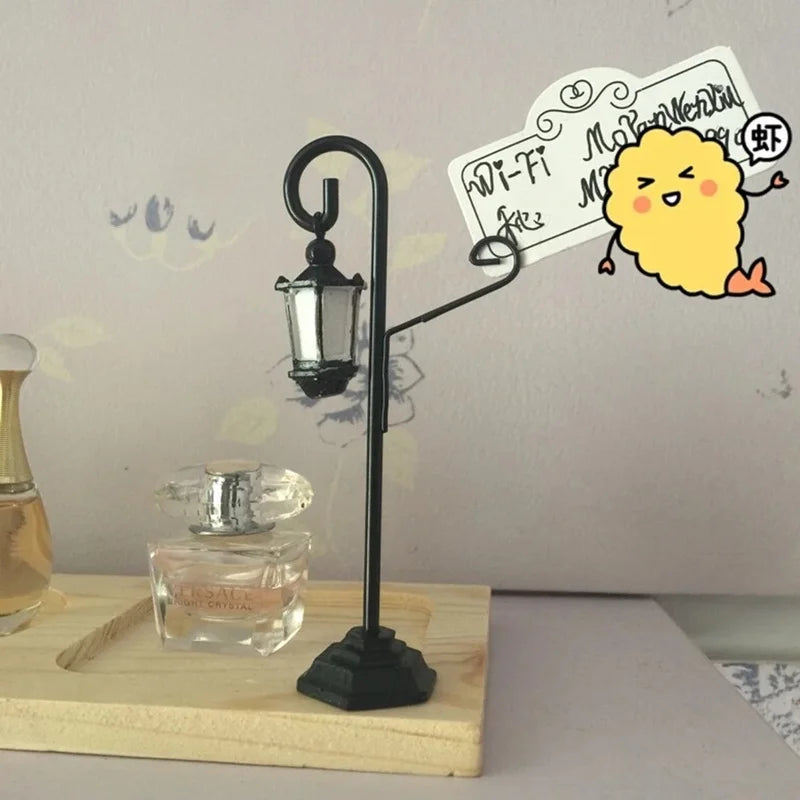 1Pcs Streetlight Shape Wedding Favors Supplies Decoration Reception Clip Number Place Cards Name Holder Seat Desk Accessories